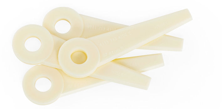 Set di coltelli in materiale sintetico Stihl per PolyCut con 12 pezzi su sfondo bianco