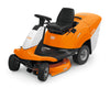 Primo piano del sedile regolabile del trattorino STIHL RT 4082