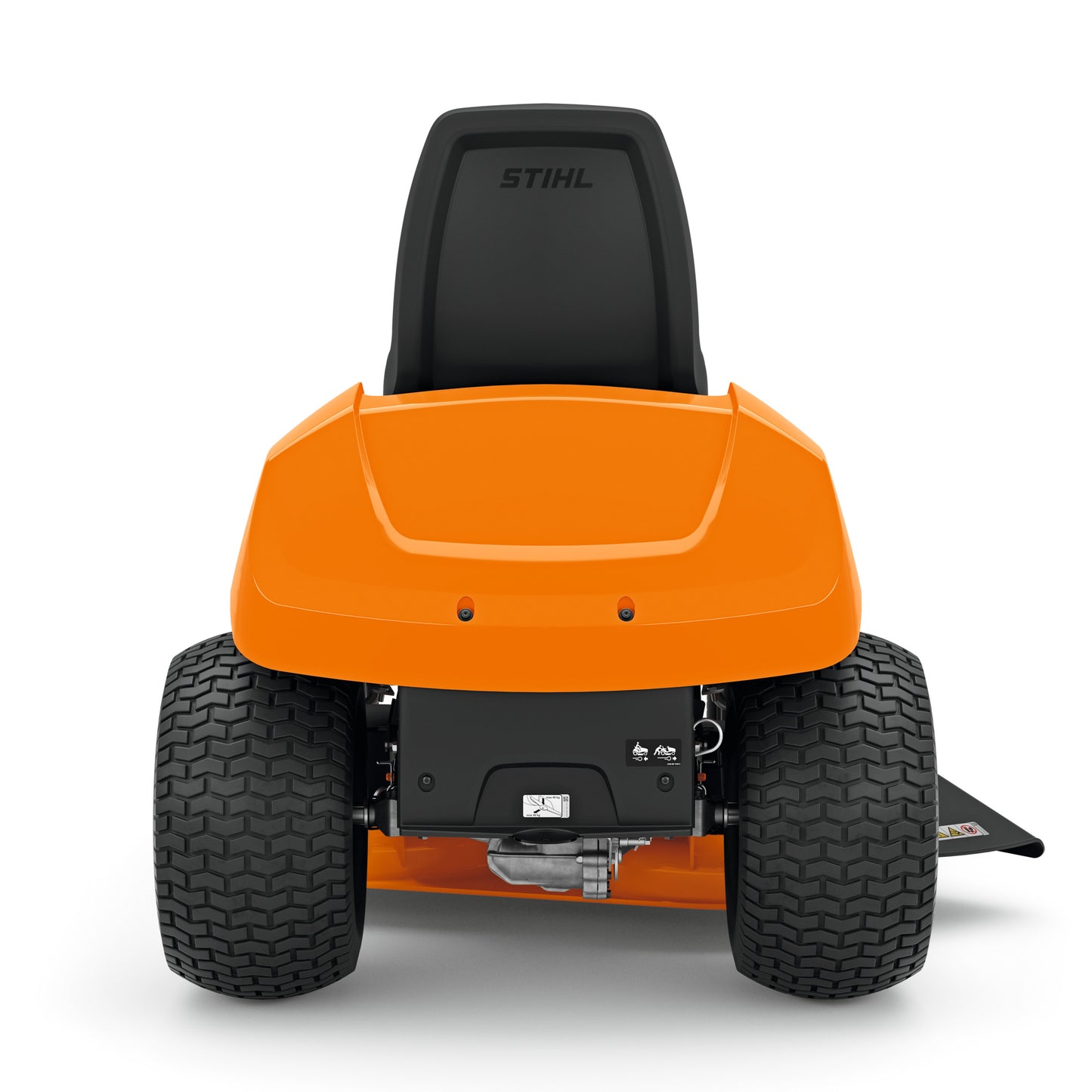 Trattorino STIHL RT 4112 SZ su prato spazioso