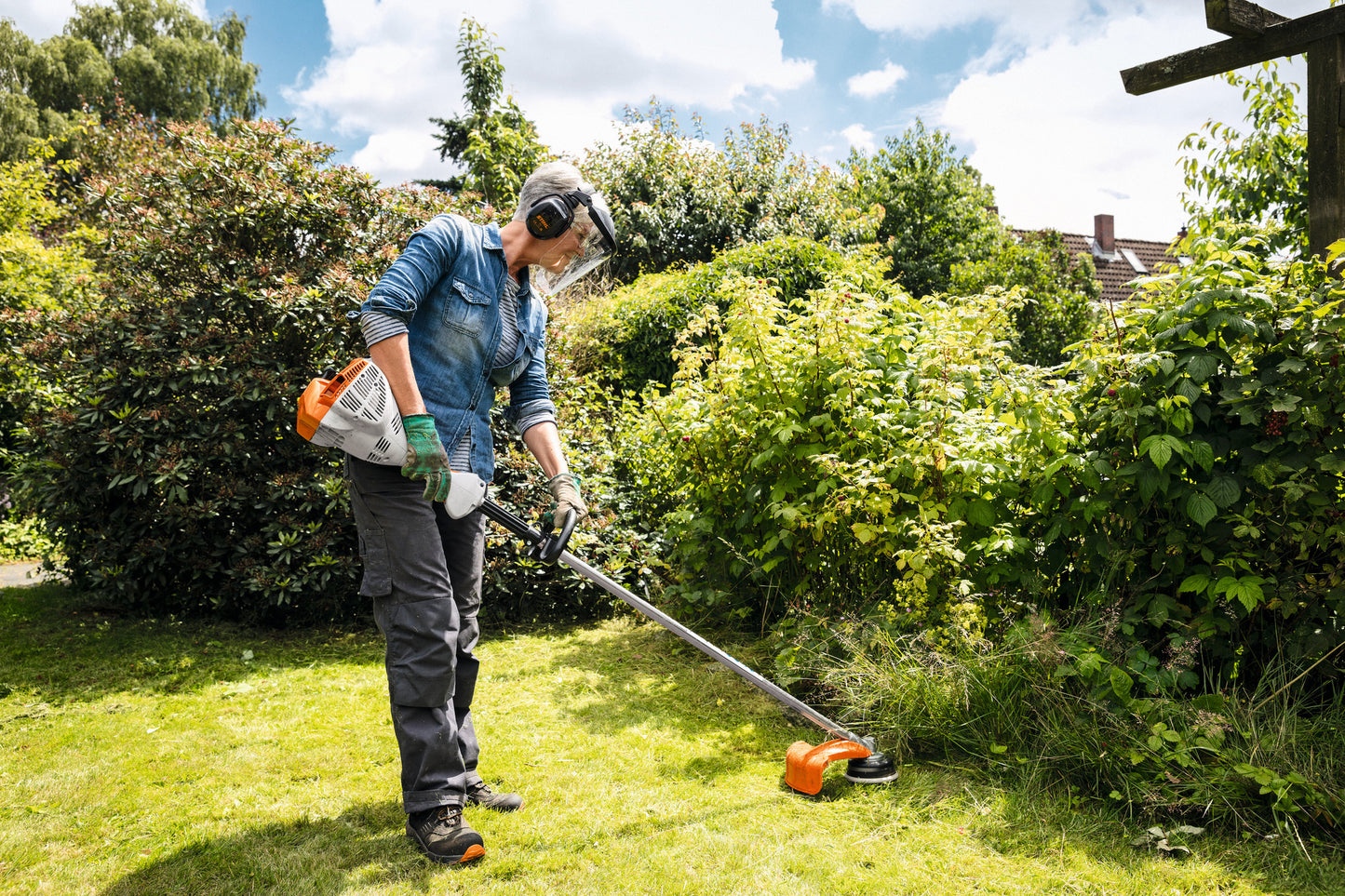Dettaglio del motore del decespugliatore STIHL FS 56 R