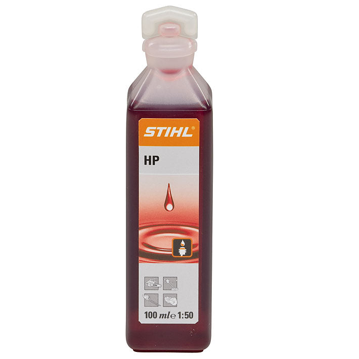 Bottiglia di olio motore Stihl HP su sfondo bianco