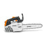Motosega STIHL MS 194 T in azione su albero