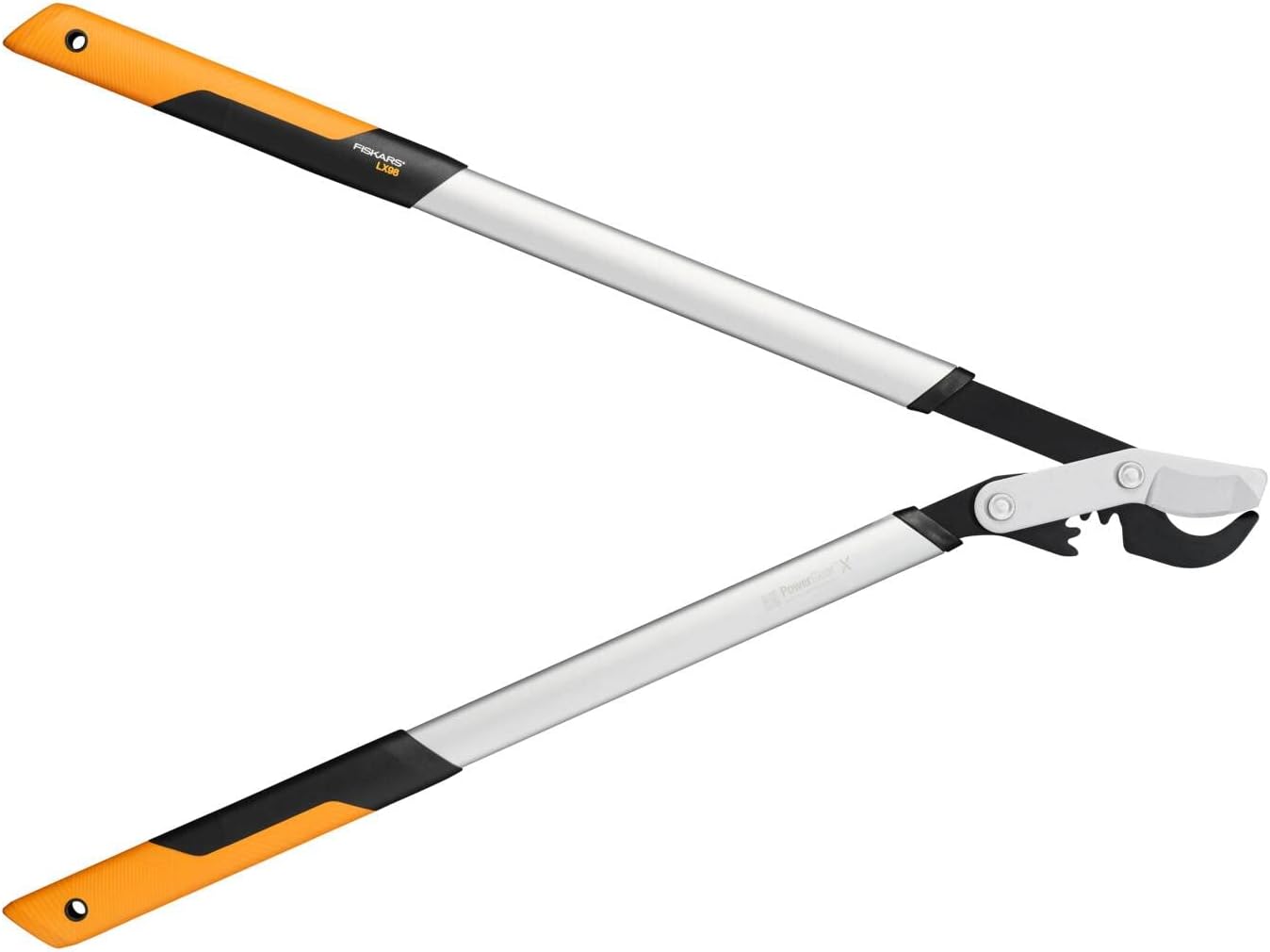 Cesoie da potatura Fiskars PowerGear X UP86, lunghe 6 metri, con manici telescopici in alluminio e lame in acciaio di alta qualità per taglio preciso di rami alti. Design ergonomico con impugnature antiscivolo arancioni e nere.