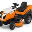 Trattorino STIHL RT 5097 in giardino