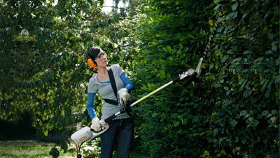 Vista dettagliata del tagliasiepi STIHL HLE 71 125 in uso