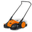 Spazzatrice STIHL KGA 770 in azione su pavimentazione esterna
