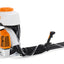 Immagine frontale dell'atomizzatore STIHL SR 430 con bretelle e impugnatura multifunzione