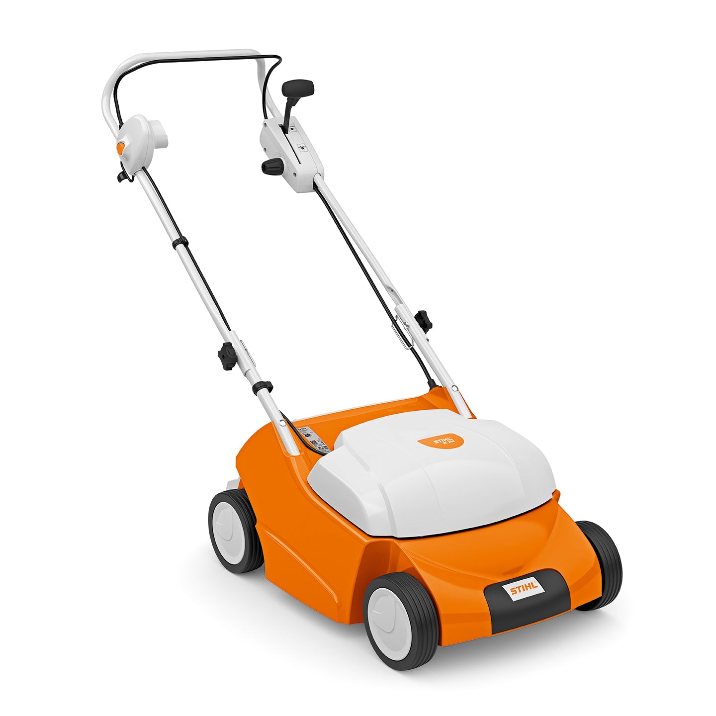 Arieggiatore Elettrico Stihl RLE 540: vista frontale del dispositivo in ambiente giardino.