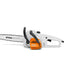 Motosega Stihl MSE 141 C-Q in azione su tronco