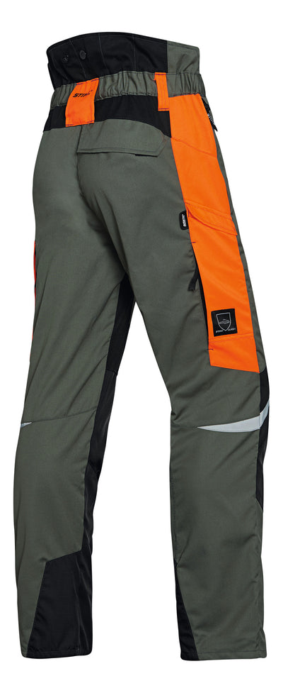 Vista laterale dei Pantaloni Function Ergo di Stihl, evidenziando gli inserti elasticizzati e i rinforzi sulle ginocchia.
