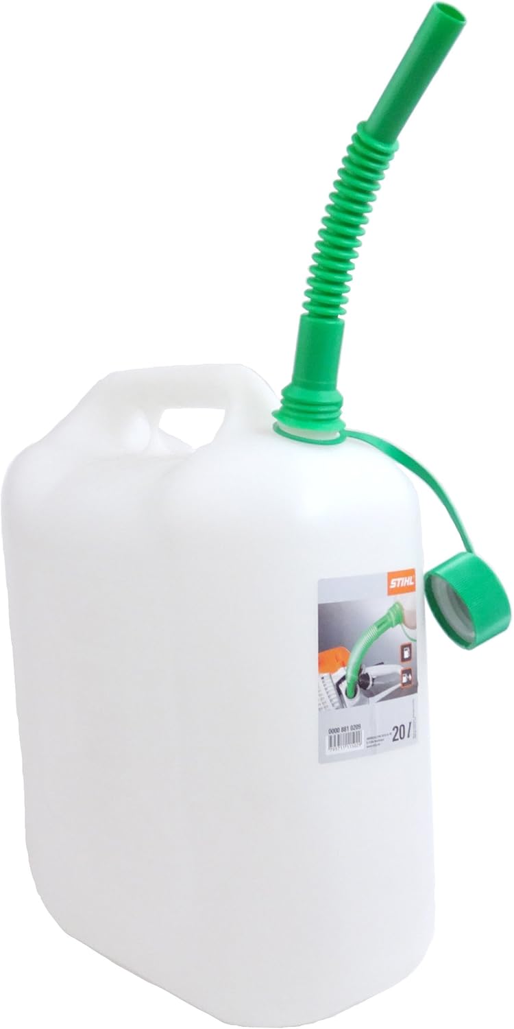 Tanica carburante STIHL da 20 litri in plastica bianca con beccuccio verde flessibile per rifornimento facile e sicuro. Ideale per motoseghe, tosaerba e attrezzi da giardino. Accessorio indispensabile per il giardinaggio e manutenzione.