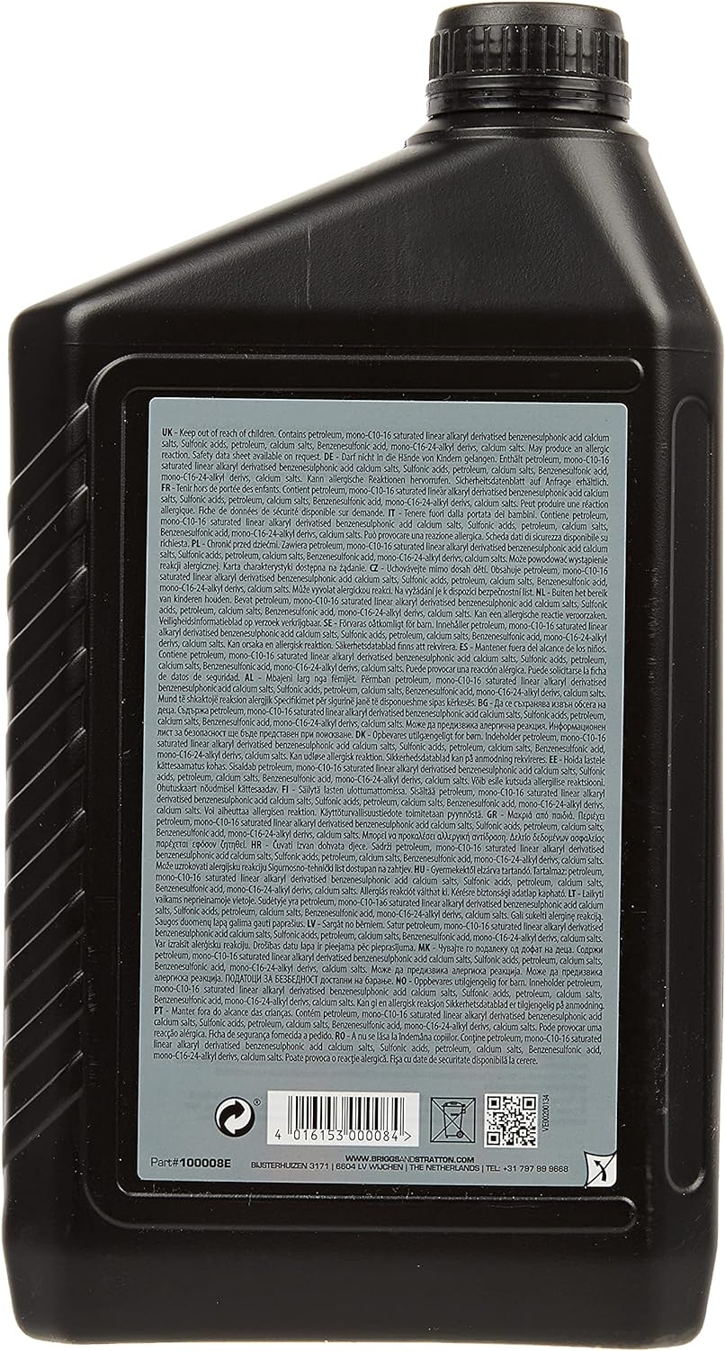 Tanica di olio motore nero con etichetta informativa in varie lingue sul retro, contenente dettagli su ingredienti e avvertenze di sicurezza. Ideale per la manutenzione di motori a combustione interna. Codice a barre e QR code visibili in basso.