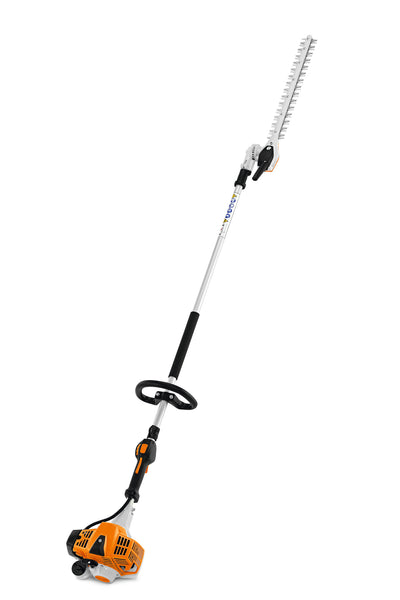 Tagliasiepi STIHL HL 92 CE in uso in un giardino