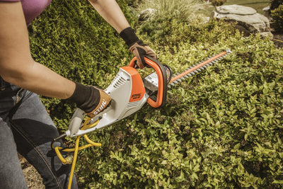 Dettaglio delle lame del tagliasiepi elettrico STIHL HSE 52