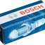 Candela di accensione Bosch confezionata in una scatola blu e bianca con logo Bosch e immagine del prodotto. Ideale per motori a benzina, garantisce prestazioni elevate e lunga durata. Ricambio auto originale di alta qualità.