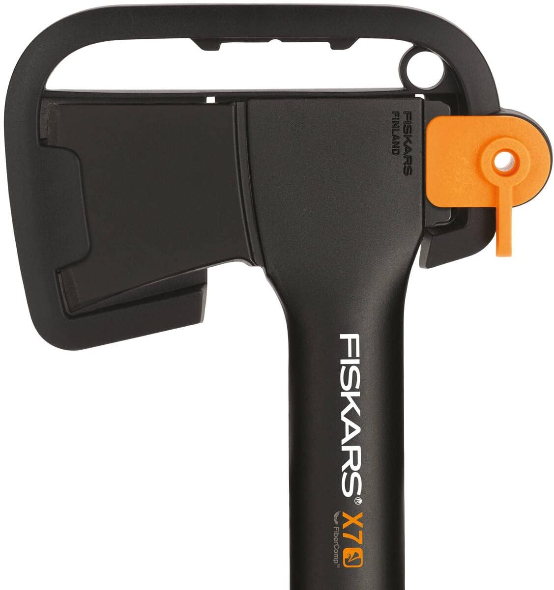 Ascia Fiskars X7 con manico ergonomico in FiberComp e lama affilata in acciaio temperato, ideale per campeggio, giardinaggio e lavori di falegnameria. Design compatto e leggero per un facile trasporto e utilizzo.