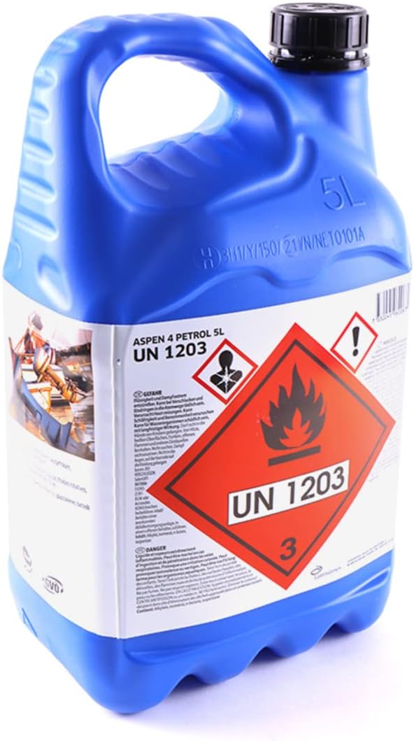 Tanica da 5 litri di benzina Aspen 4 UN 1203, contenitore blu con etichetta di pericolo infiammabile e simboli di avvertimento. Ideale per motori a due tempi, conforme alle normative di sicurezza.