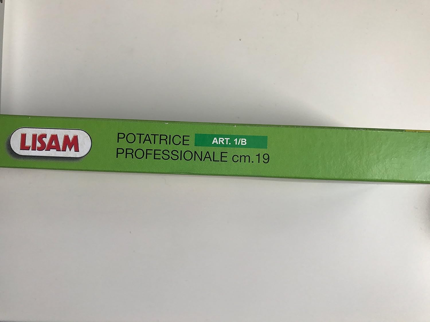 ALT TEXT: "Potatrice professionale LISAM Art. 1/B da 19 cm, confezione verde. Ideale per potatura precisa e professionale. Strumento di alta qualità per giardinaggio e cura delle piante. Accessorio indispensabile per giardinieri esperti."