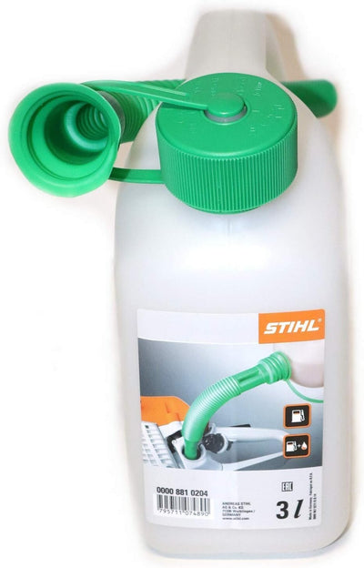 Tanica Stihl da 3 litri con beccuccio verde flessibile per carburante, ideale per rifornire motoseghe e attrezzature da giardinaggio. Design ergonomico per un facile utilizzo e trasporto. Codice prodotto: 0000 881 0204.