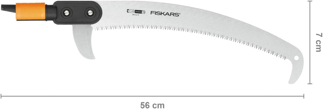 Sega da potatura Fiskars 56 cm x 7 cm, lama curva con dentatura affilata, manico ergonomico arancione e nero. Ideale per tagliare rami alti e difficili da raggiungere. Strumento da giardinaggio resistente e di alta qualità.